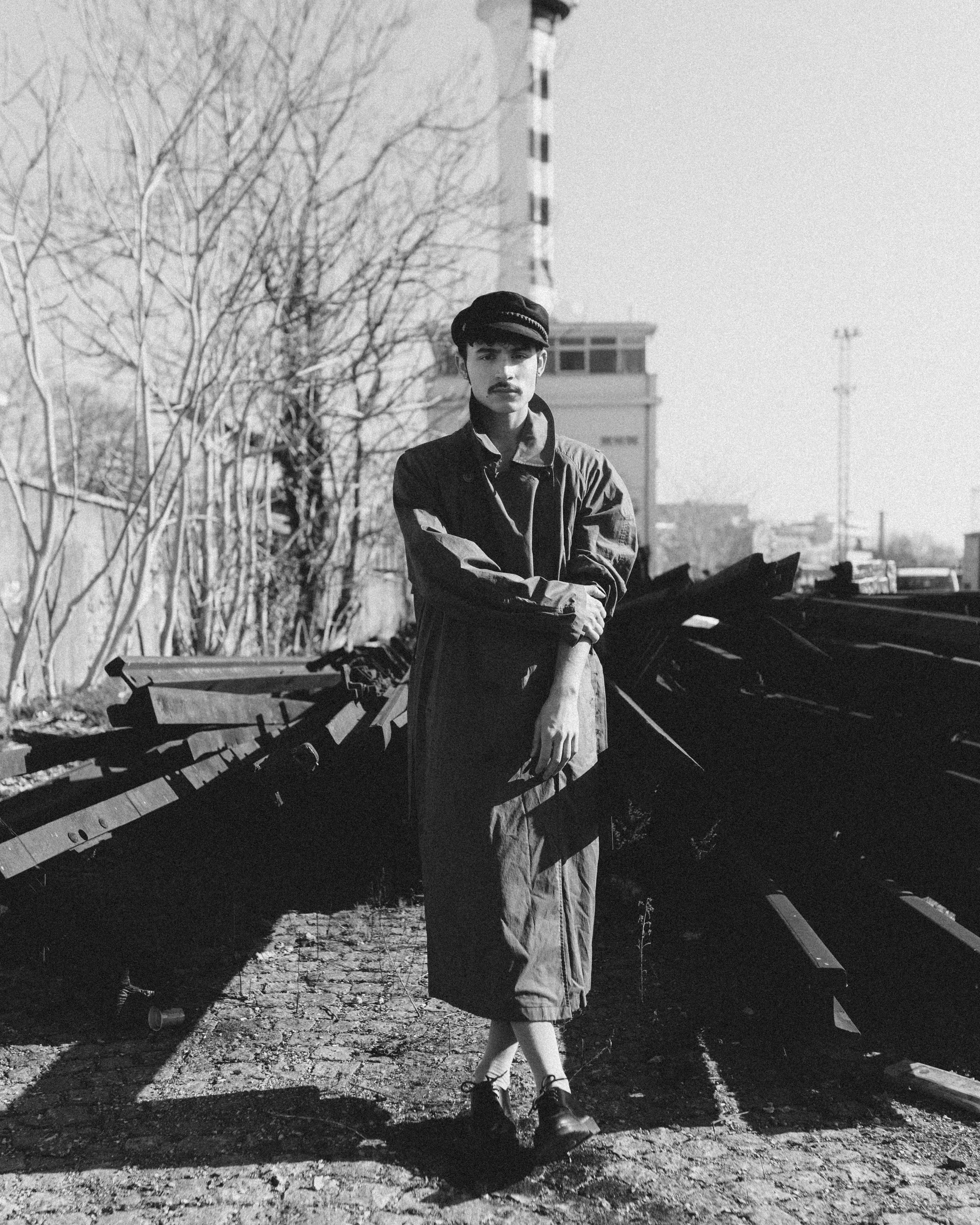 Image rezension-zu-rene-pollesch-sozialistische-schauspieler-sind-schwerer-von-der-idee-eines-regisseurs-zu-uberzeugen